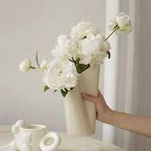Load image into Gallery viewer, Tylor Ceramic Table Vase
