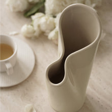 Load image into Gallery viewer, Tylor Ceramic Table Vase